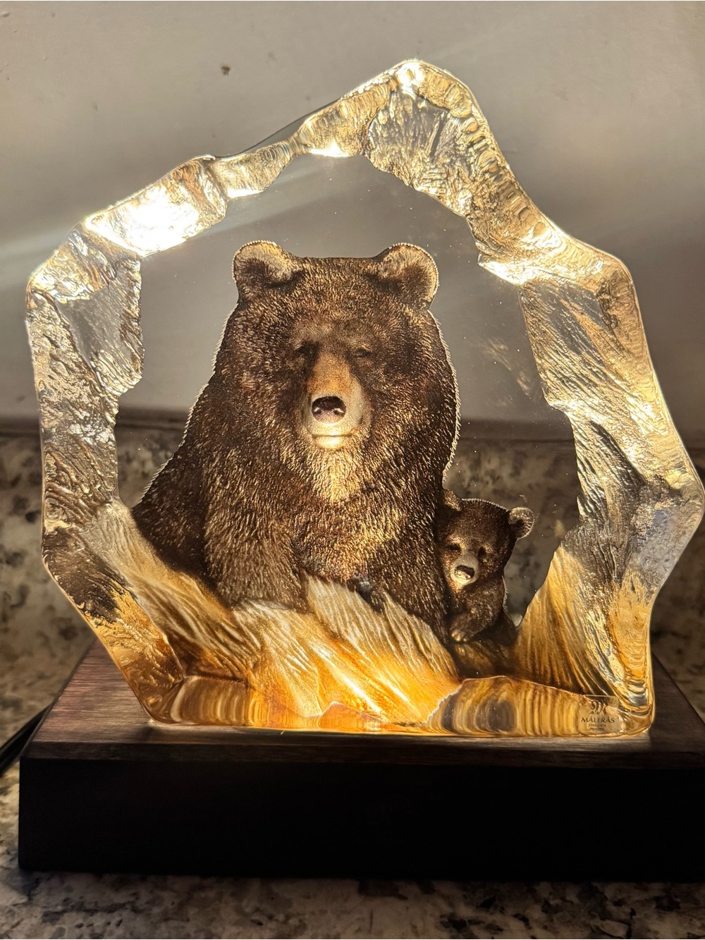 Mats Jonasson Sweden Crystal Brown Bear Family Sculpture + Lighted Wood Base